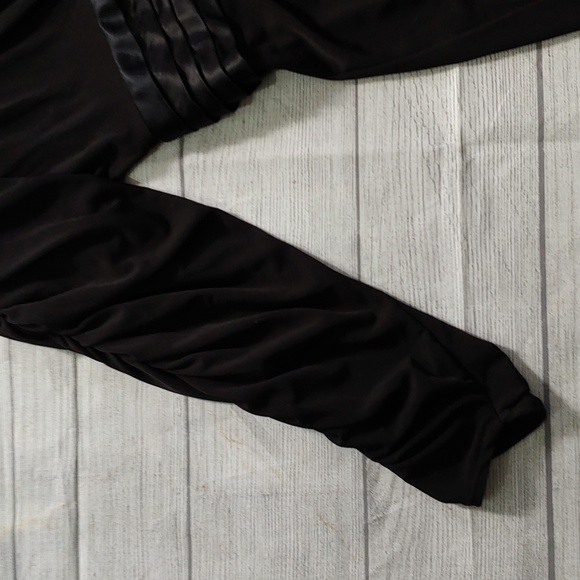 Sue Wong Black Ruched Sleeve Open Back Cocktail Dress - Picture 6 of 12